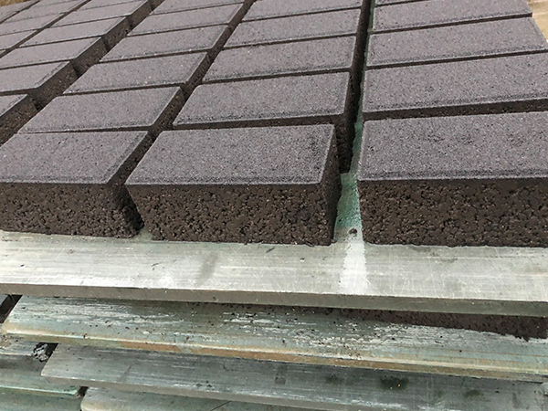 復(fù)合砂基透水磚